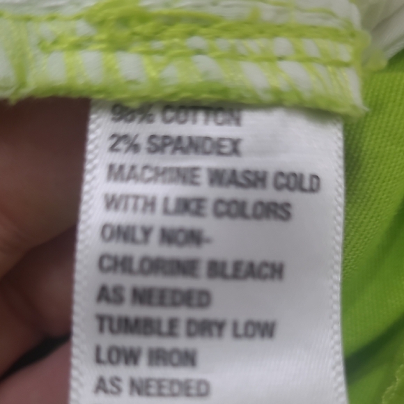 Bright Green Cropped Pants with Embroidered Palm Tree Pattern Slimming NWT - Picture 2 of 12